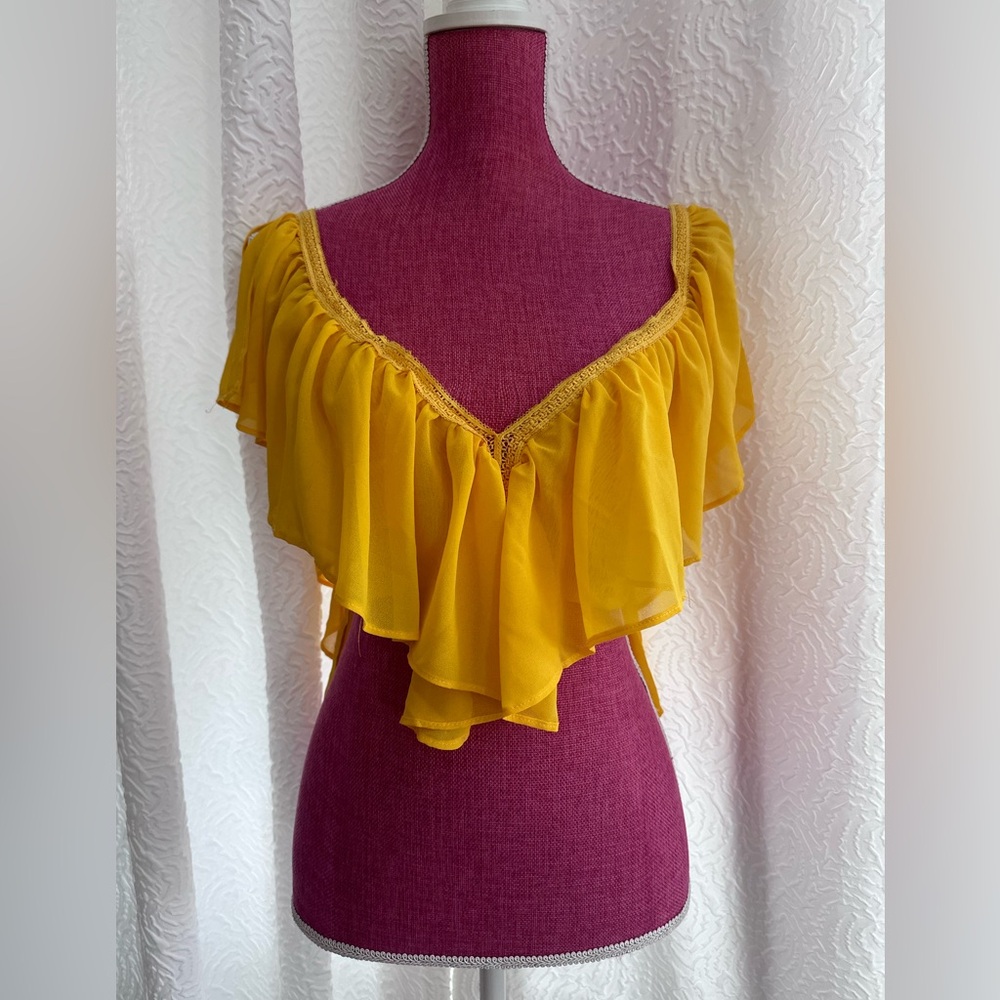 SHEIN  Women Ruffle Trim Plunging Neck Crop Top Size Medium